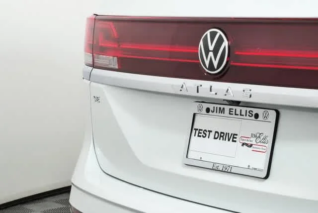New 2026 Opal White Pearl Volkswagen 2.0T SE w/Technology image 35