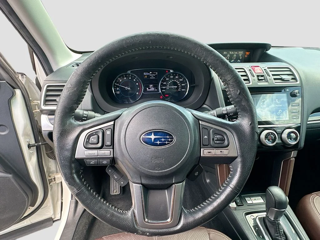 Used 2018 White Subaru 2.5i Touring image 12