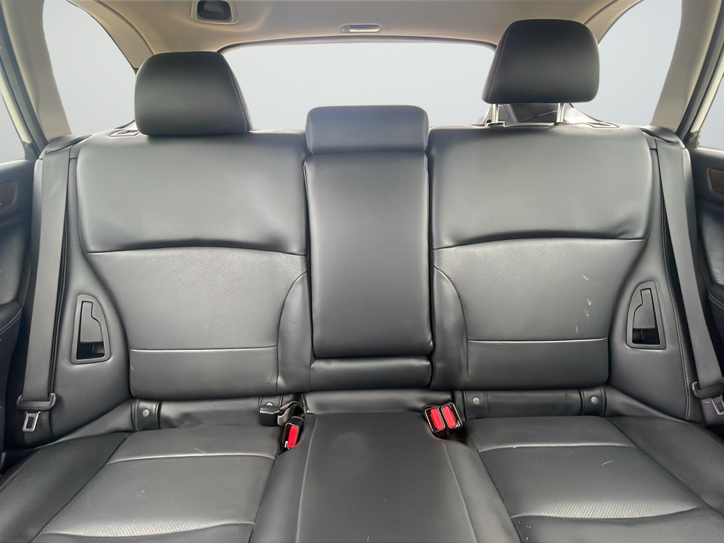 Used 2016 White Subaru 2.5i image 40