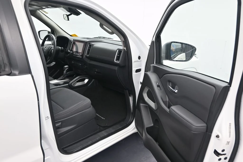Used 2022 White Nissan SV image 16