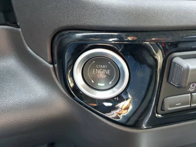 Used 2024 Sterling Gray Metallic Chevrolet LT Trail Boss image 24