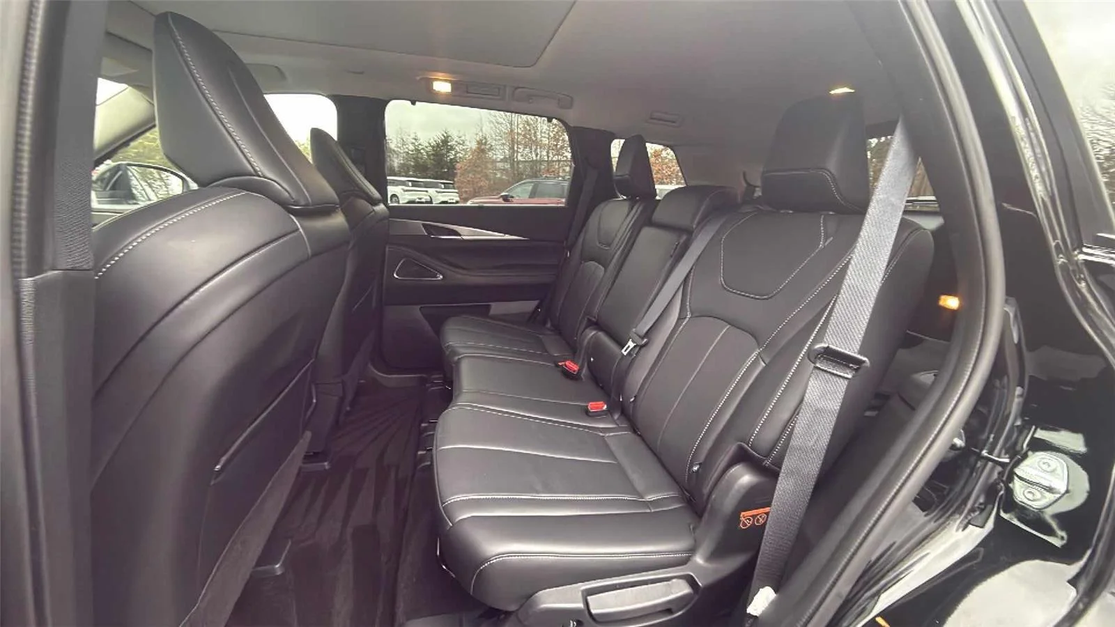 2025 INFINITI QX60 LUXE - Photo 12