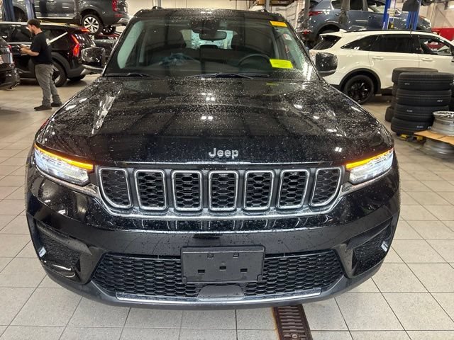 Certified Used 2023 Diamond Black Crystal Pearlcoat Jeep Laredo image 2