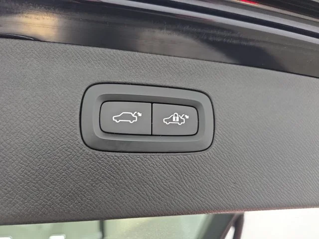 Used 2019 Magic Blue Metallic Volvo T5 Momentum image 33
