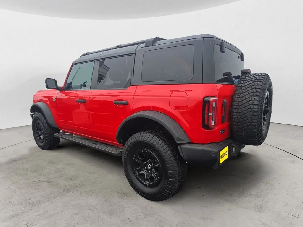 Used 2023 Red Ford Wildtrak image 7