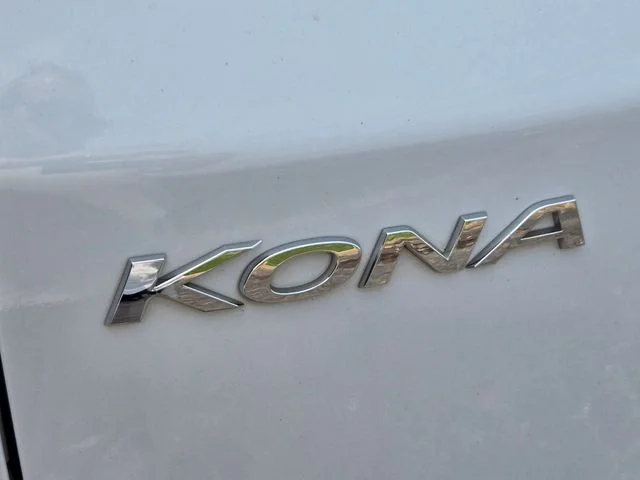 Used 2021 White Hyundai SEL image 15