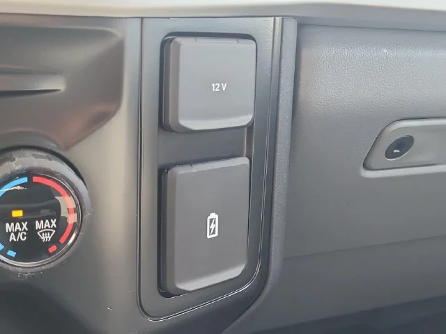 New 2027 Oxford White Ford XL 4WD CREW CAB image 23