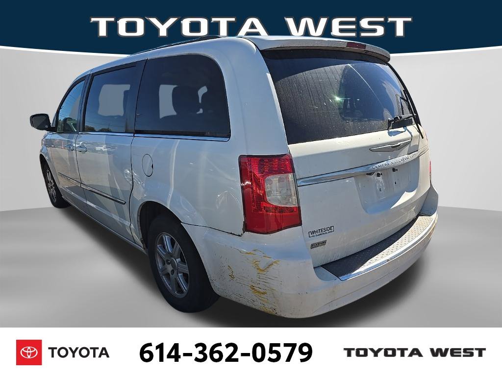 Used 2012 White Chrysler Touring image 4