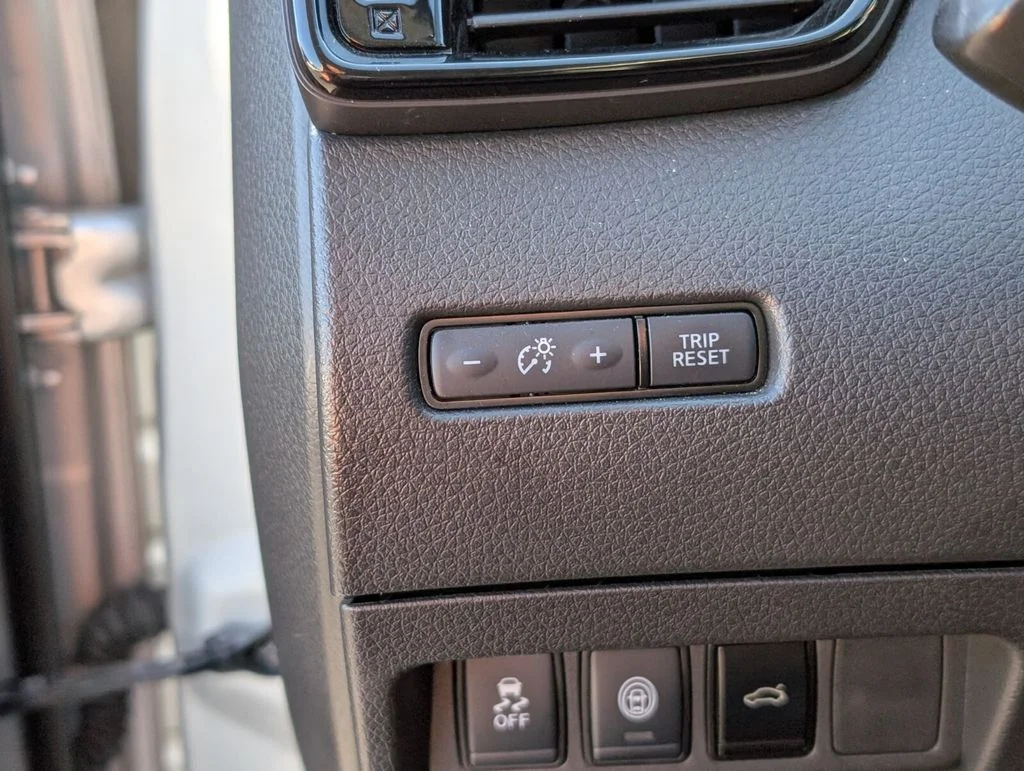 Used 2021 Silver Nissan SV image 30