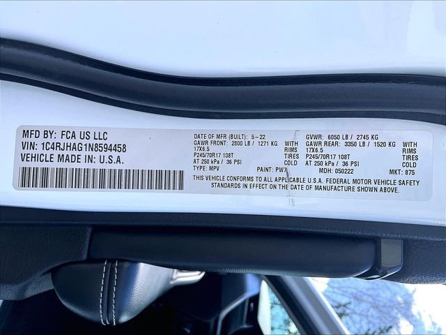 Used 2022 White Jeep Laredo image 34