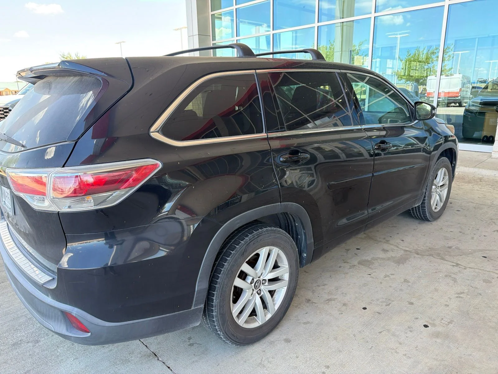 Used 2016 Black Toyota LE image 17