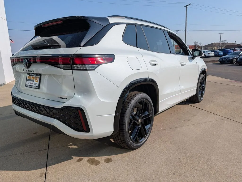 New 2026 White/off-white Volkswagen 2.0T SE R-Line Black image 4