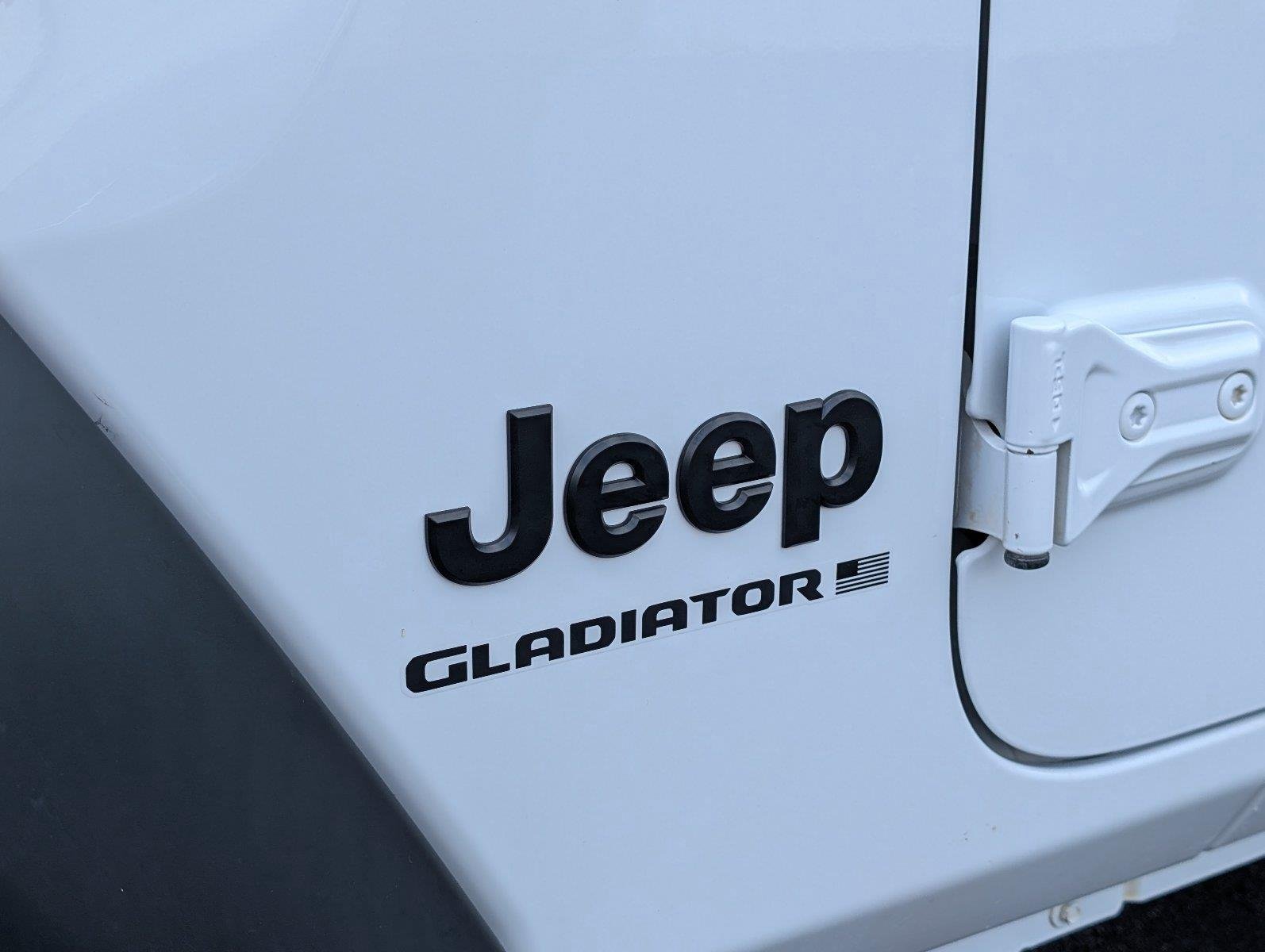 Used 2025 Bright White Clearcoat Jeep Sport S image 10