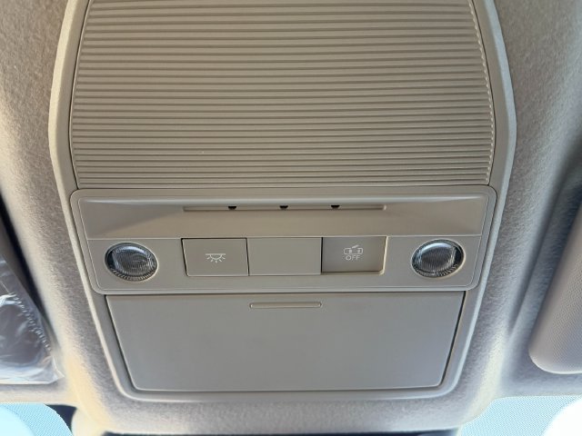 New 2027 Aspen White TriCoat / Super Black Two-tone Nissan SR image 28