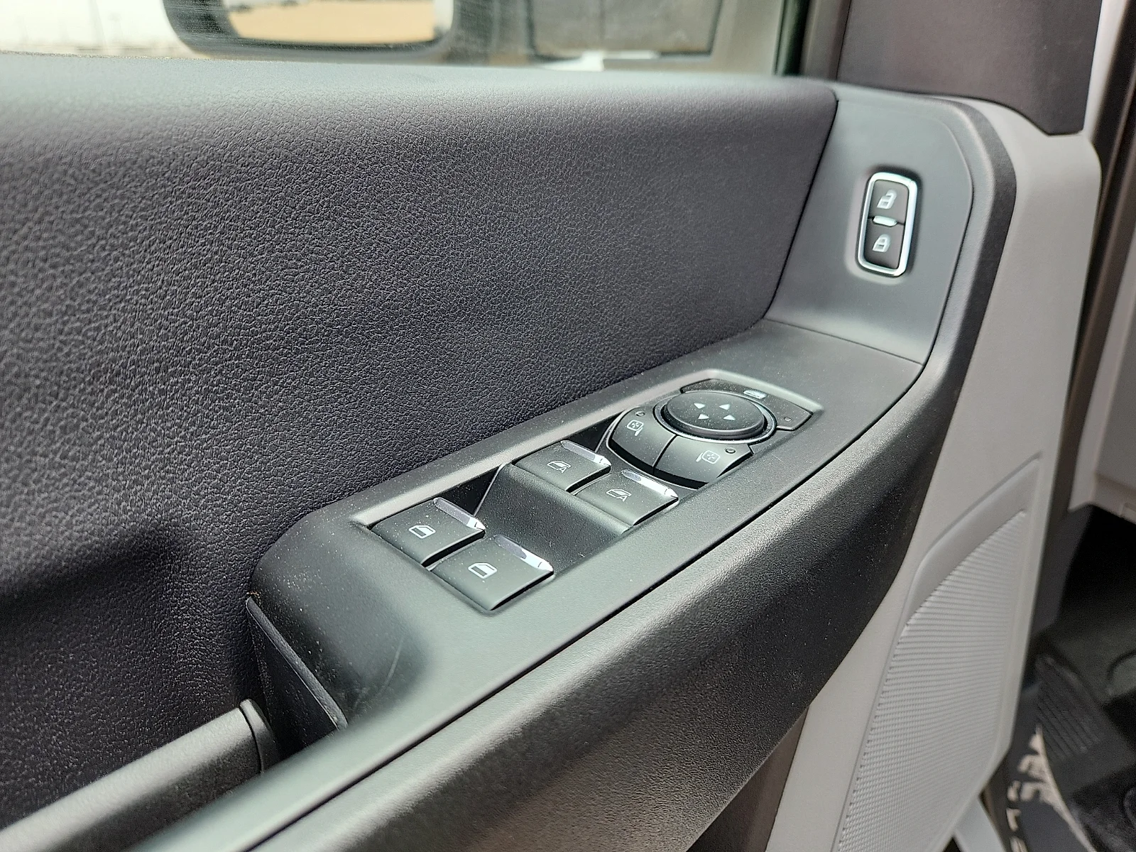 New 2026 Oxford White Ford F-450® XL image 15