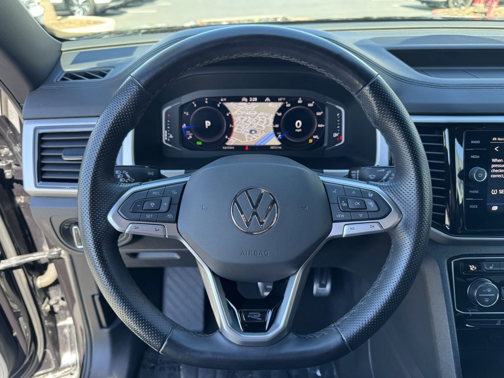 Used 2022 Deep Black Pearl Volkswagen SEL R-Line image 17