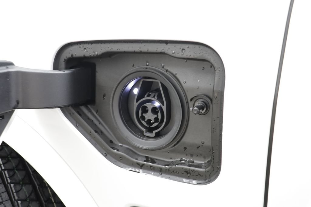 New 2026 Alpine White BMW xDrive50e image 5