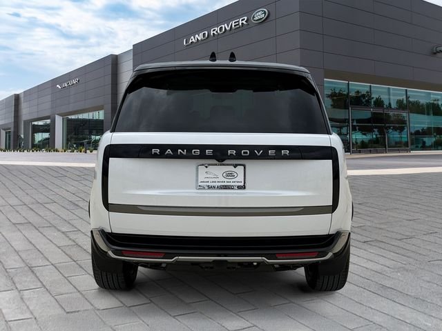 New 2026 Ostuni Pearl White Land Rover SE image 4