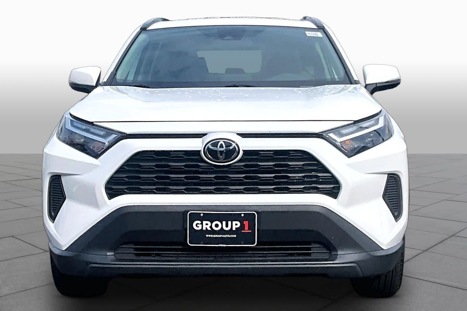Used 2025 Ice Cap Toyota XLE image 7