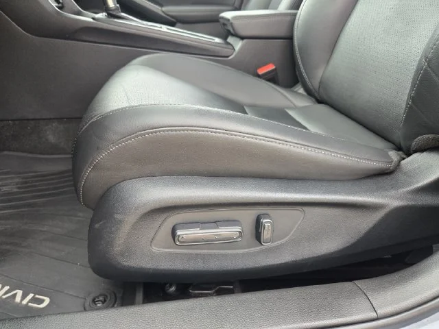 Used 2024 Gray Pearl Honda Touring image 9