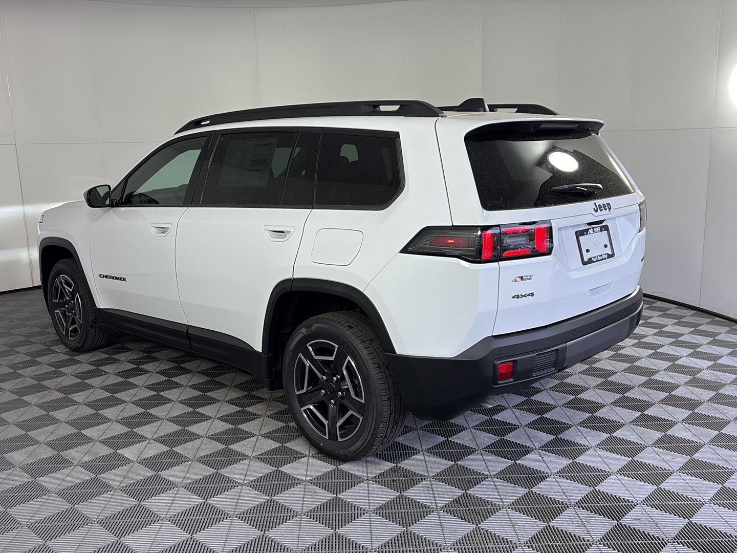 New 2026 Bright White Clear-Coat Exterior Paint Jeep Limited image 6