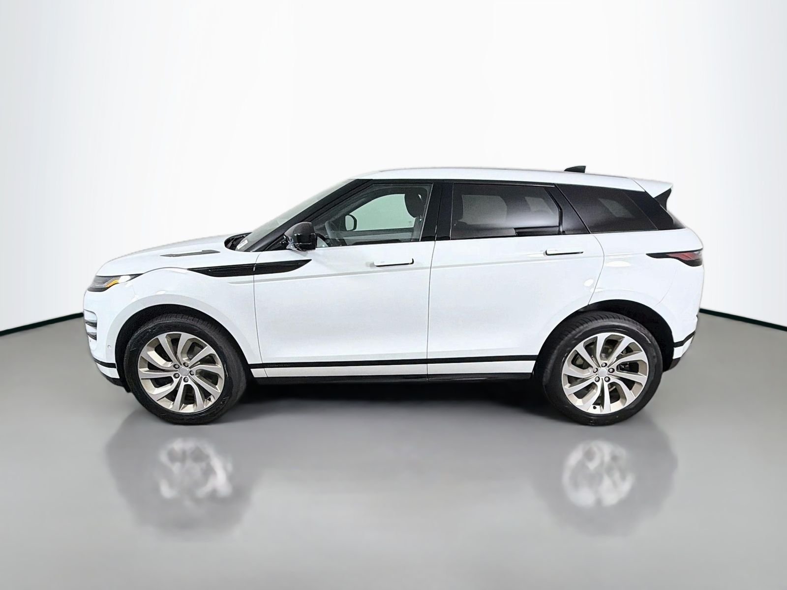 New 2026 Fuji White Land Rover Hoxton Edition image 2