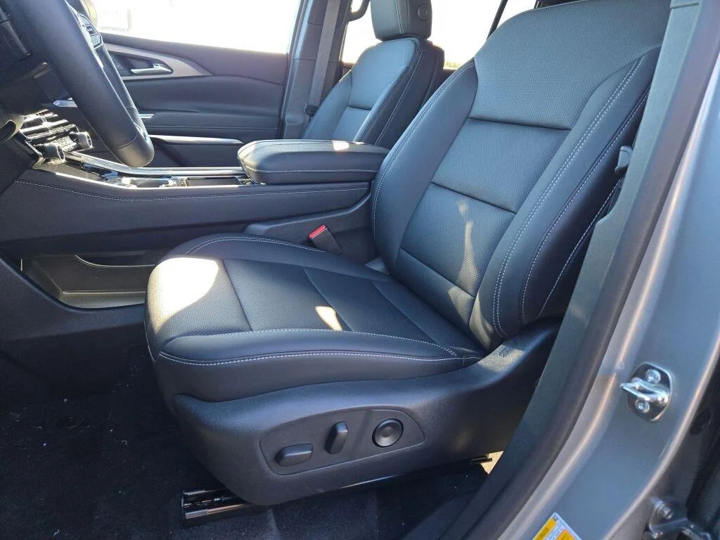 2027 Chevrolet Traverse LT - Photo 21