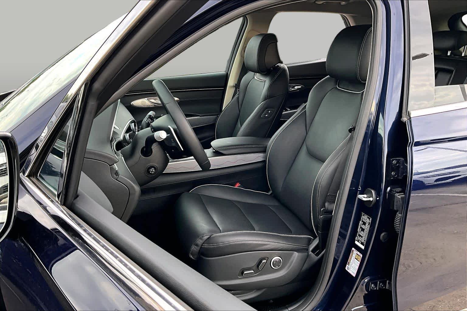 Used 2024 Capri Blue Genesis 2.5T image 8