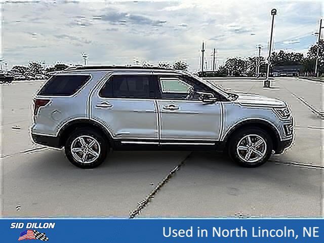 Used 2017 Ingot Silver Metallic Ford XLT image 3