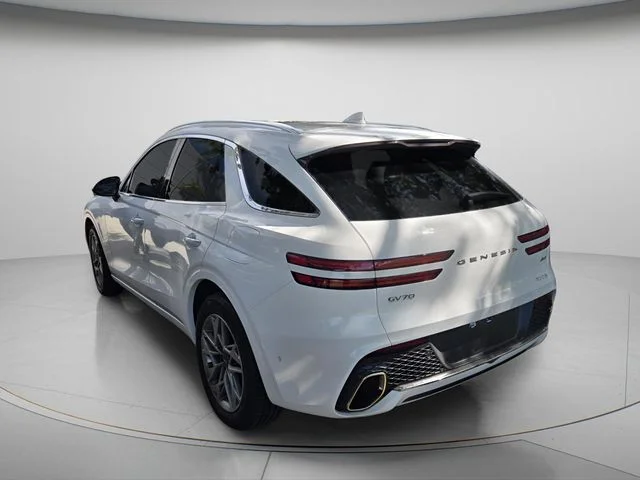 Used 2022 White Genesis 2.5T image 7