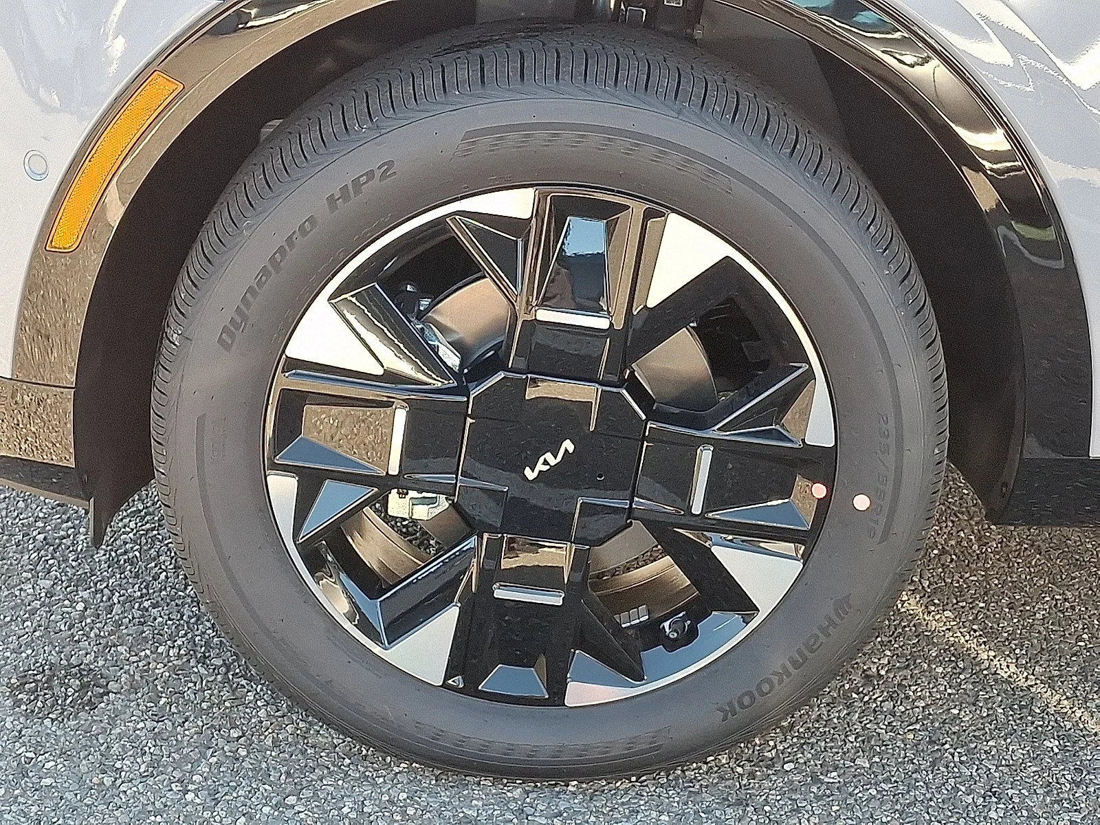 New 2027 Wolf Gray Kia SX Prestige image 4