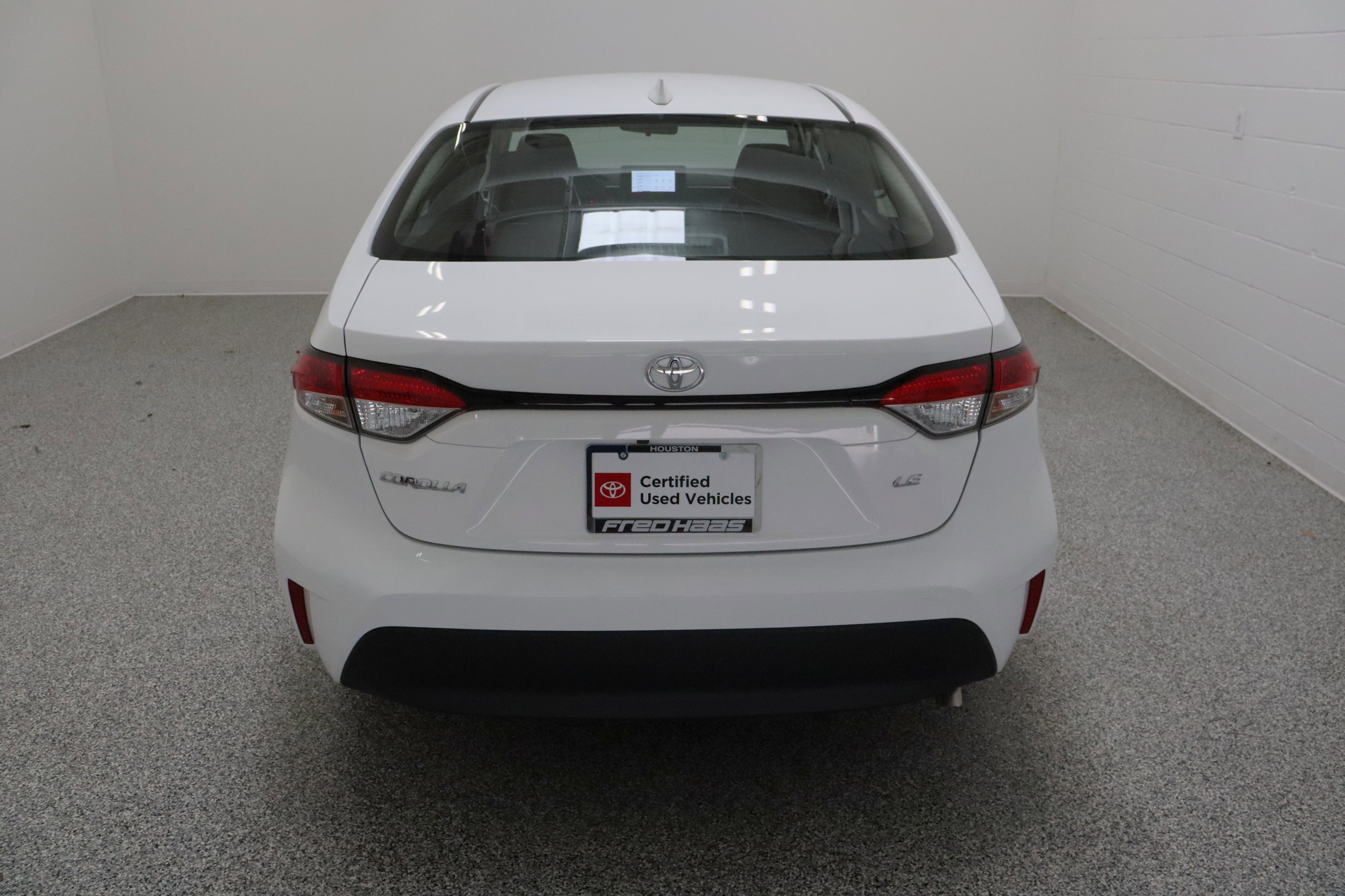 Used 2025 Ice Cap Toyota LE 2.0L image 8
