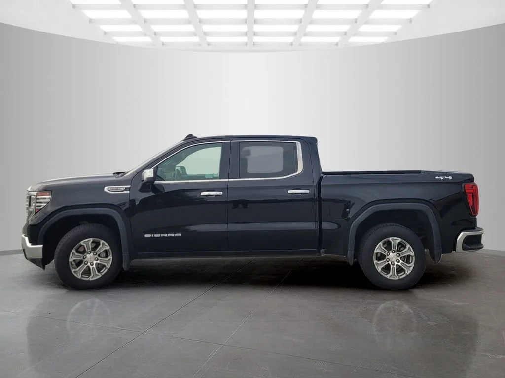 Used 2024 Onyx Black GMC SLT image 7