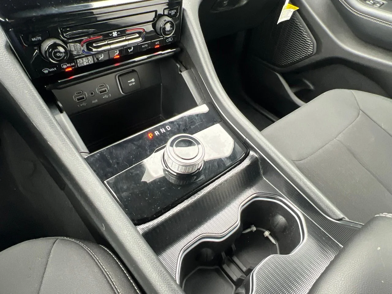 Used 2025 White Jeep Laredo X image 31