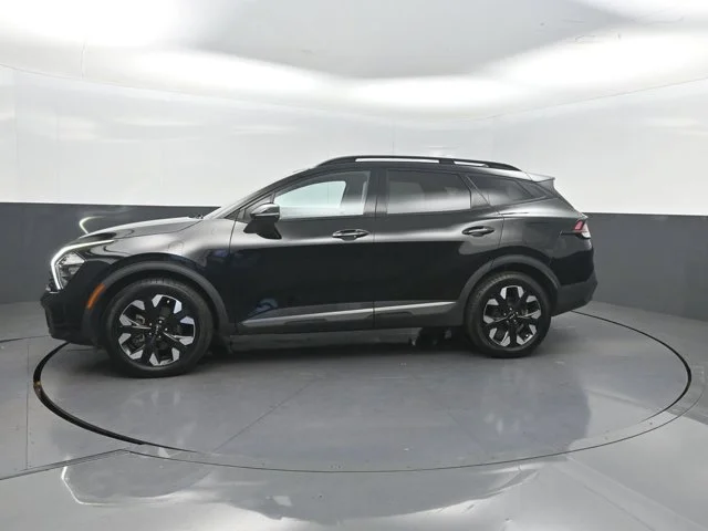 Used 2023 Black Kia X-Line image 2
