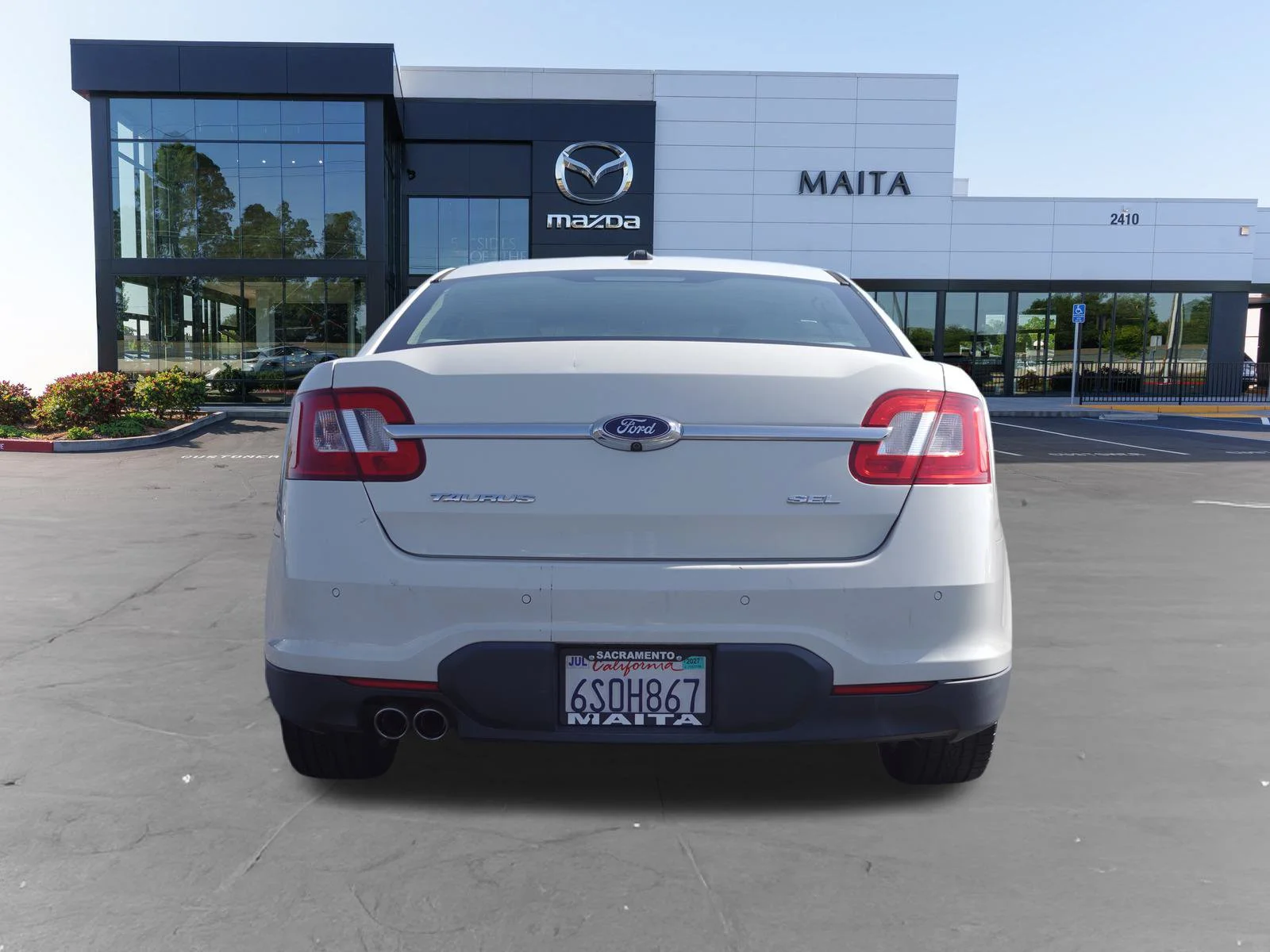 Used 2012 White Suede Ford SEL image 4