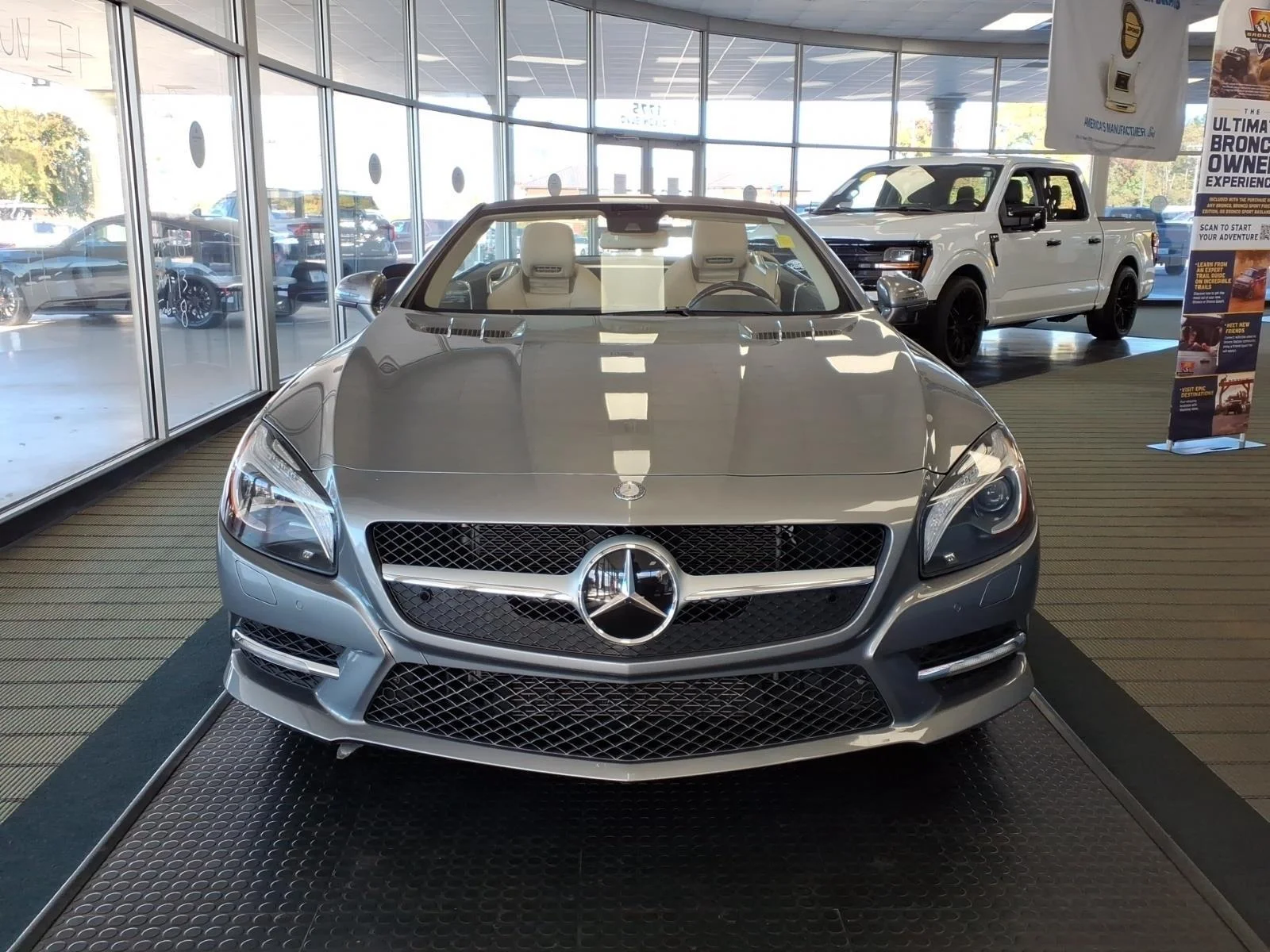 Used 2013 Palladium Silver Metallic Mercedes-Benz SL 550 image 10