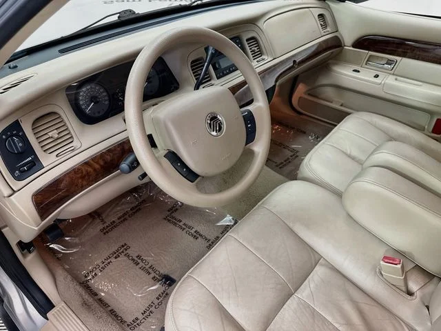 Used 2008 Tan Mercury GS image 9