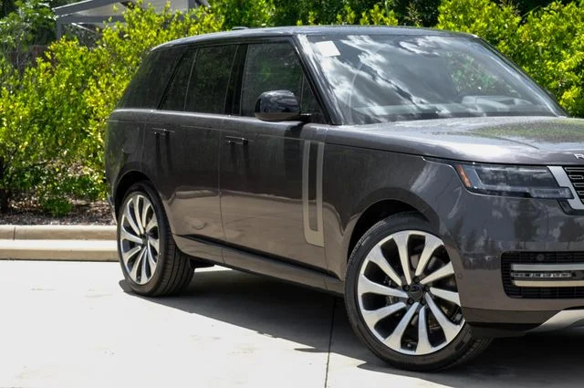 New 2026 Charente Grey Land Rover SE image 8