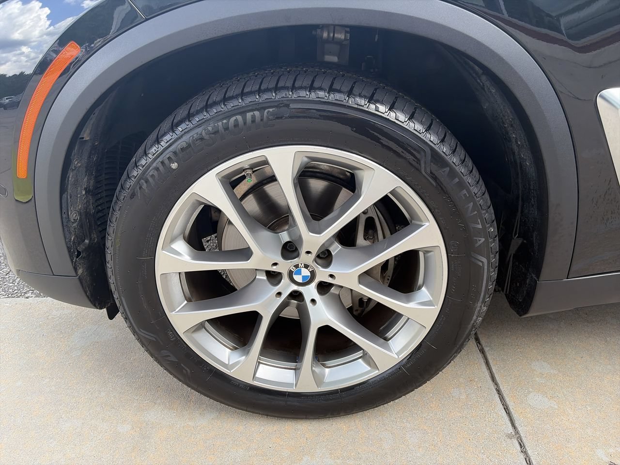 Used 2024 Black Sapphire Metallic BMW xDrive40i image 13