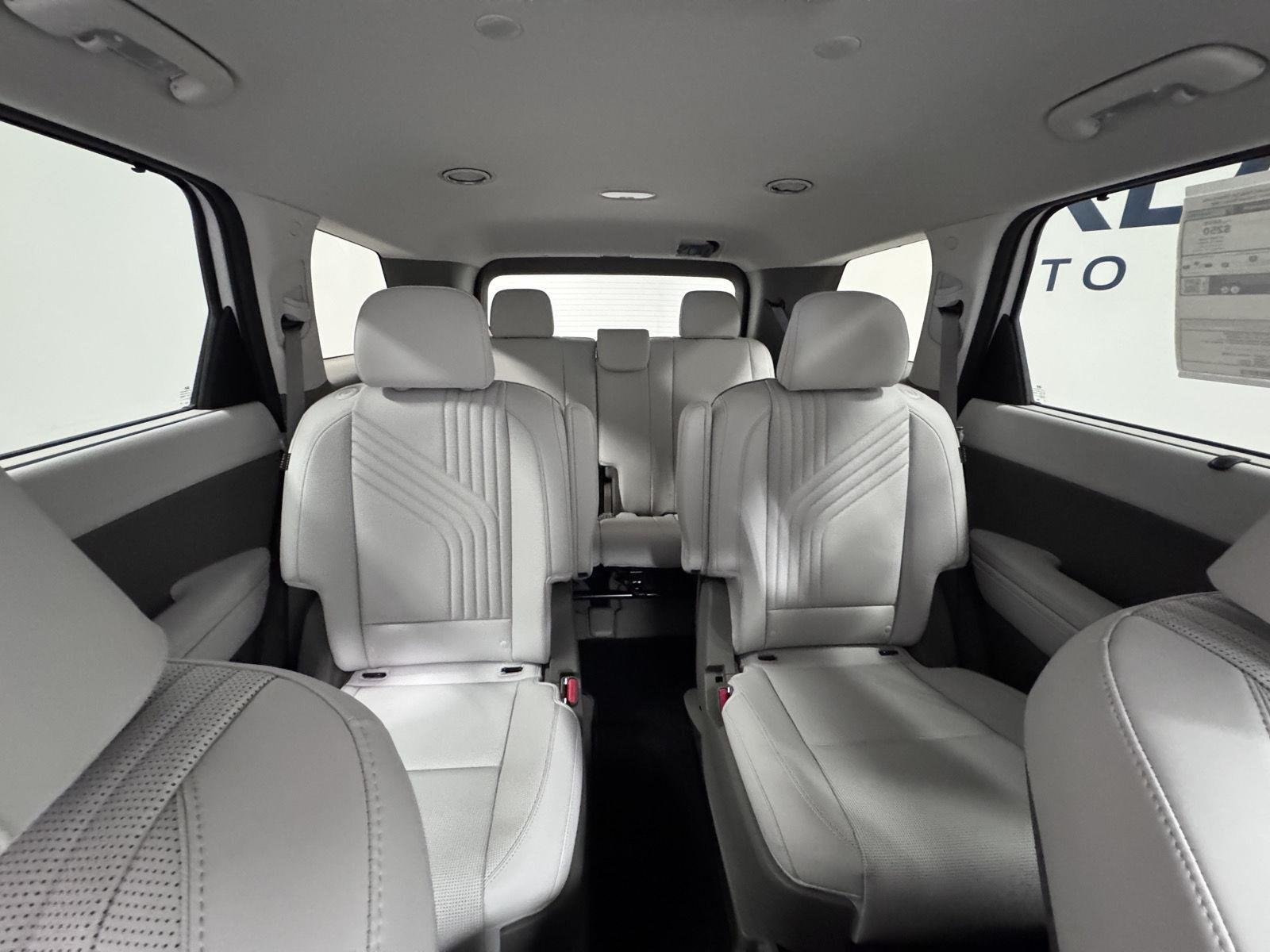 New 2027 Creamy White Pearl Hyundai SEL 7P image 40