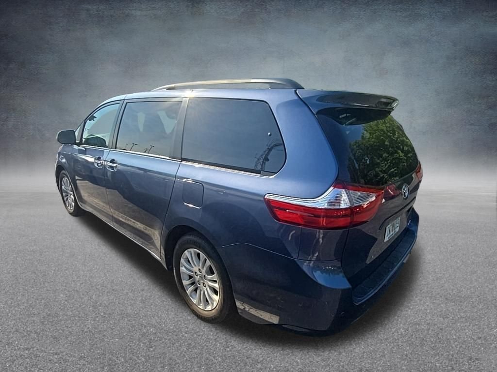 Used 2017 Shoreline Mist Toyota XLE Premium image 4