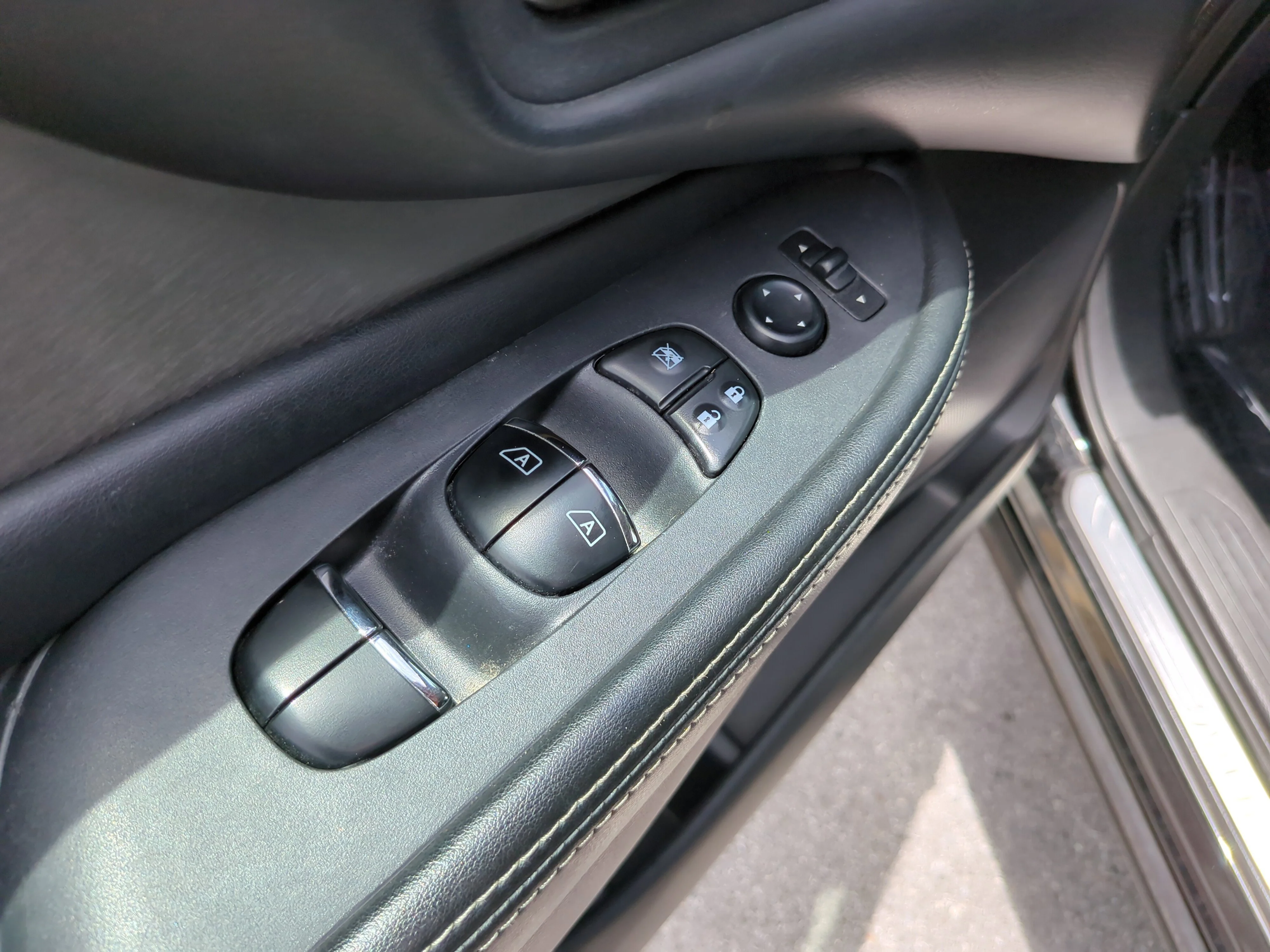 Certified Used 2019 Magnetic Black Nissan SL image 21