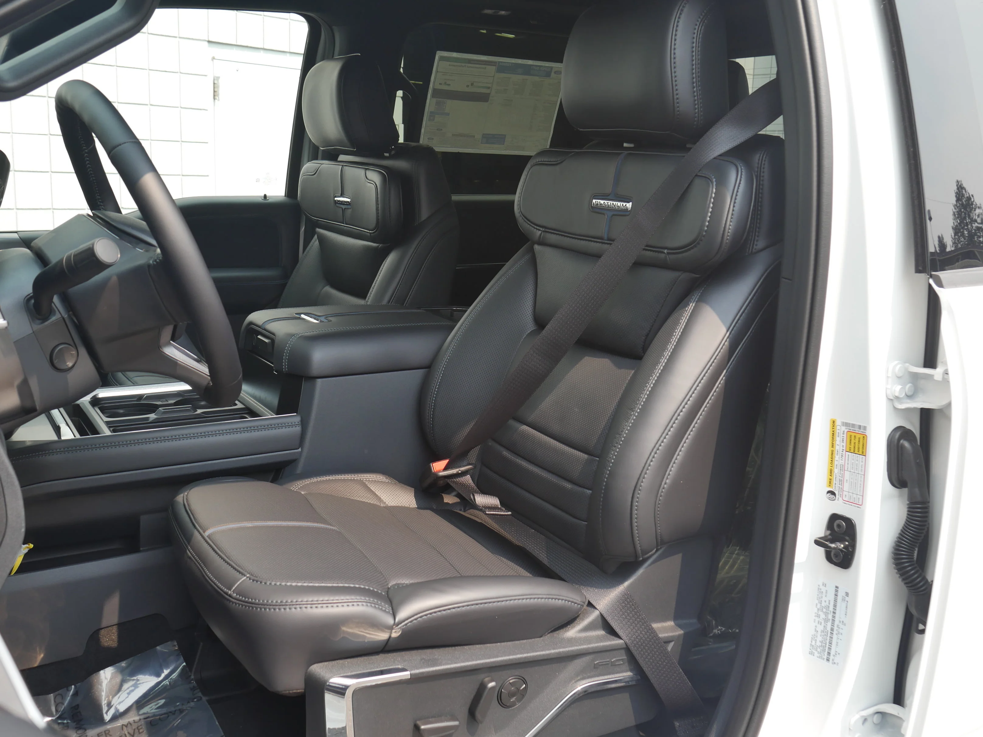 New 2026 Star White Metallic Tri-Coat Ford Platinum image 40