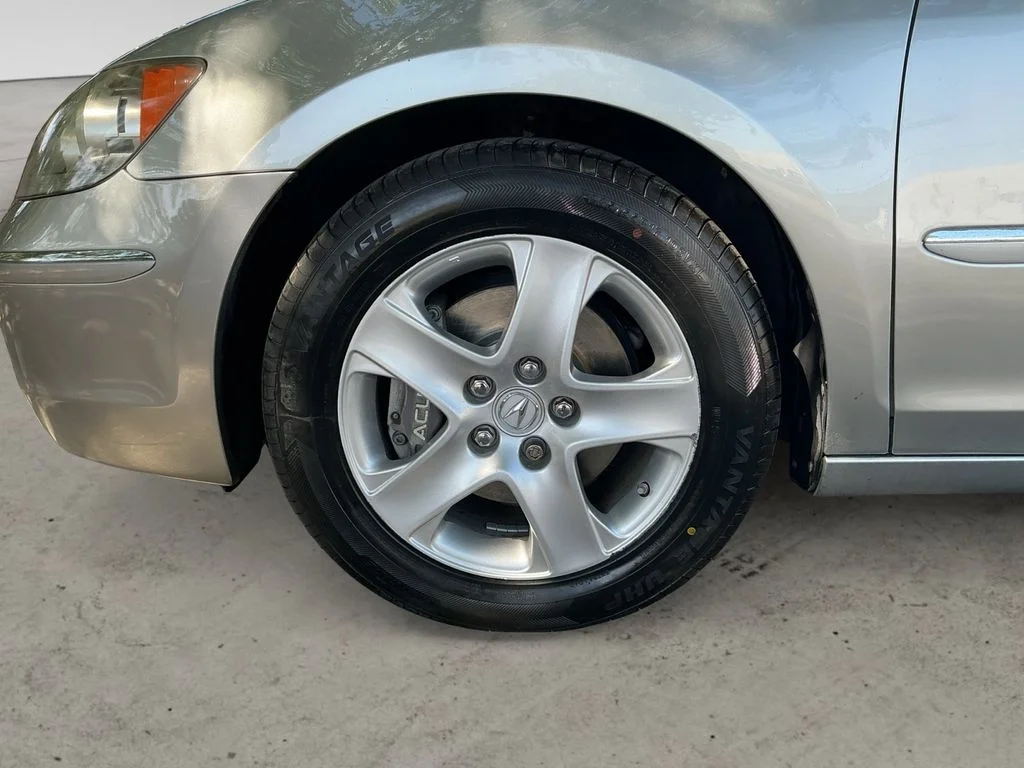 Used 2008 Silver Acura 3.5 image 9