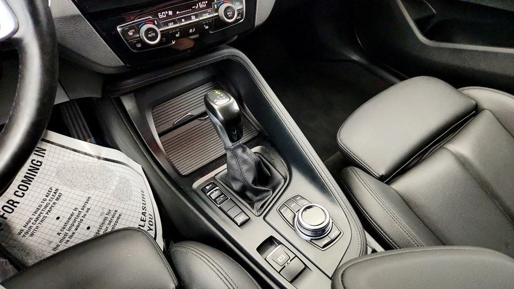 Used 2018 Alpine White BMW xDrive28i Sports Activity Vehicle image 17