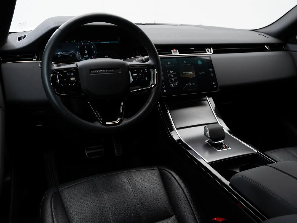 Used 2024 Eiger Gray Metallic Land Rover Dynamic image 4