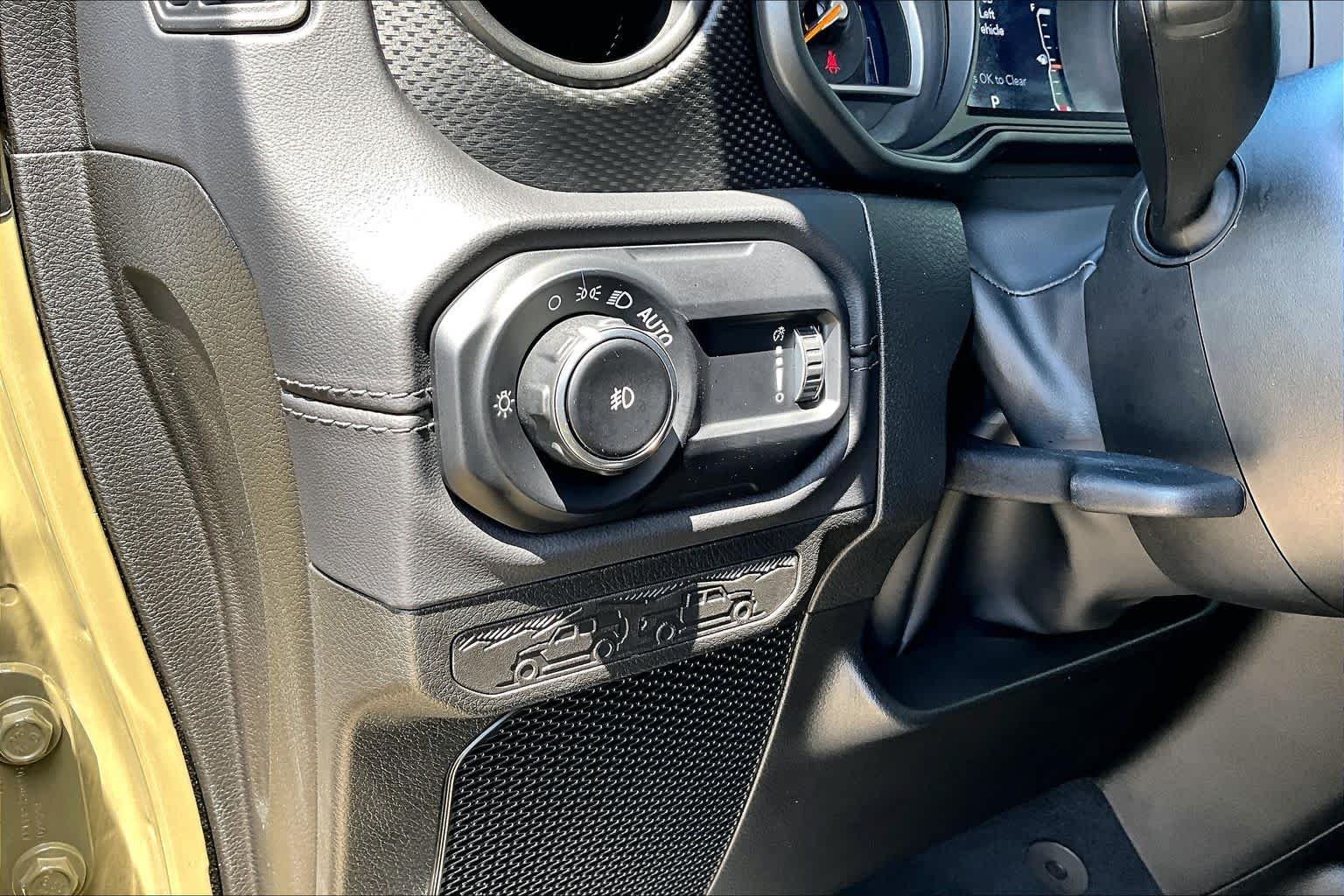 Used 2025 41 Jeep Rubicon image 32