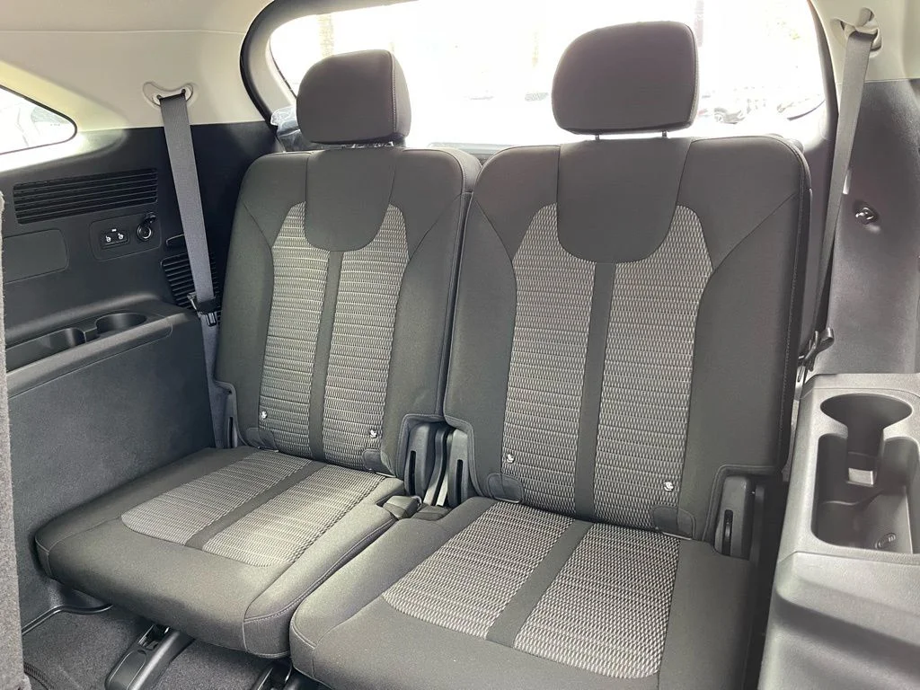 New 2026 White Kia LX image 21