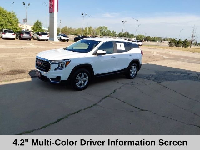 Used 2024 White GMC SLE image 9